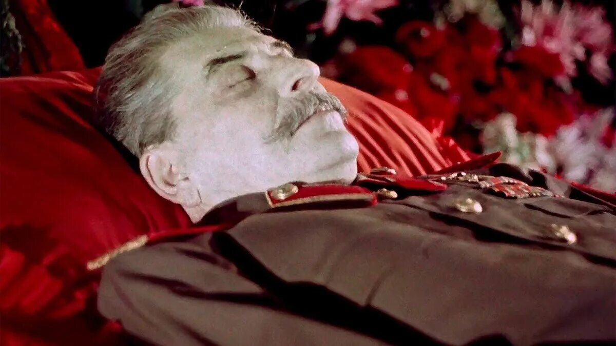 Сталин сейчас жив. Сталин Иосиф Виссарионович в мавзолее. Сталин Иосиф Виссарионович похороны. Сталин Иосиф Виссарионович смерть. Иосиф Виссарионович Сталин фото в мавзолей.