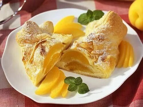Слоеное тесто с лимоном. Лимонный штрудель. лимонно-яблочный штрудель🍏🍋. слойка с апельсином. слойки с лимоном.