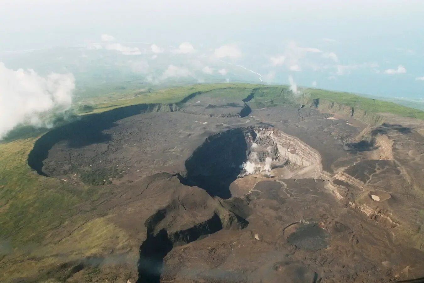Вулкан чудо природы информация. Виды вулканов по форме. Извержение вулкана схема. Пакая гватемала. Вулкан ясур.