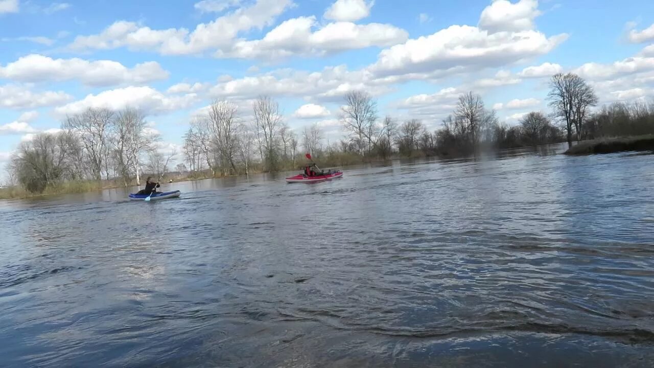 Уровень воды в клязьме город ковров. Сплав по реке Клязьма. Сплав по Клязьме. Разлив реки Клязьма Дубрава. Клязьма река сплав по реке.