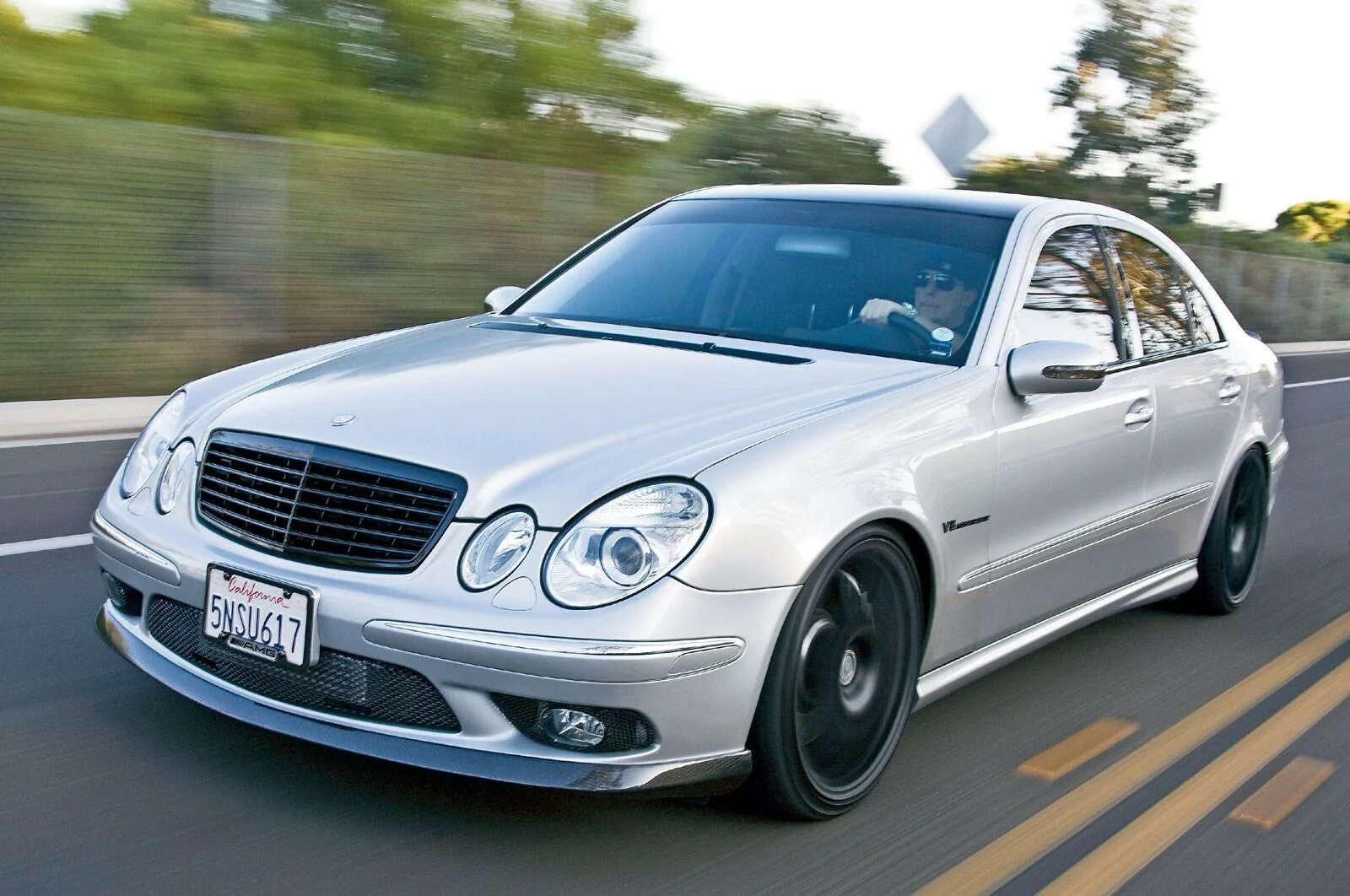 Mercedes Benz e55. Mercedes e55 AMG. Мерседес е55 АМГ. Mercedes e55 AMG 2003.