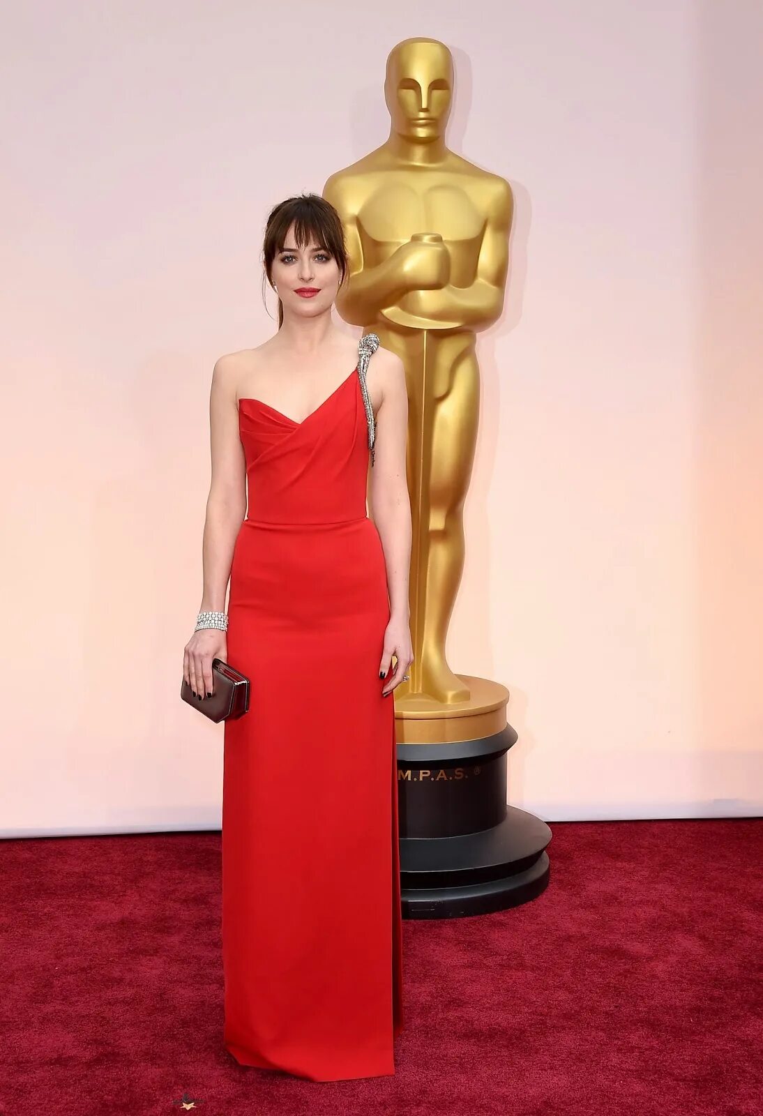 Дакота Джонсон Оскар. Дакота Джонсон Оскар 22. Dakota Johnson Oscar 2015. Дакота Джонсон в Красном платье.