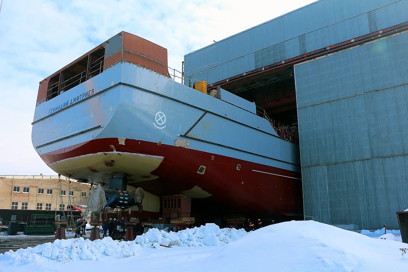 Хабаровский судостроительный завод г хабаровск. Пеликан хабаровск остановка судоверфь. Онежский судостроительный завод петрозаводск. Пассажирский газотурбоход «циклон 250м». Сумкино судостроительный завод.