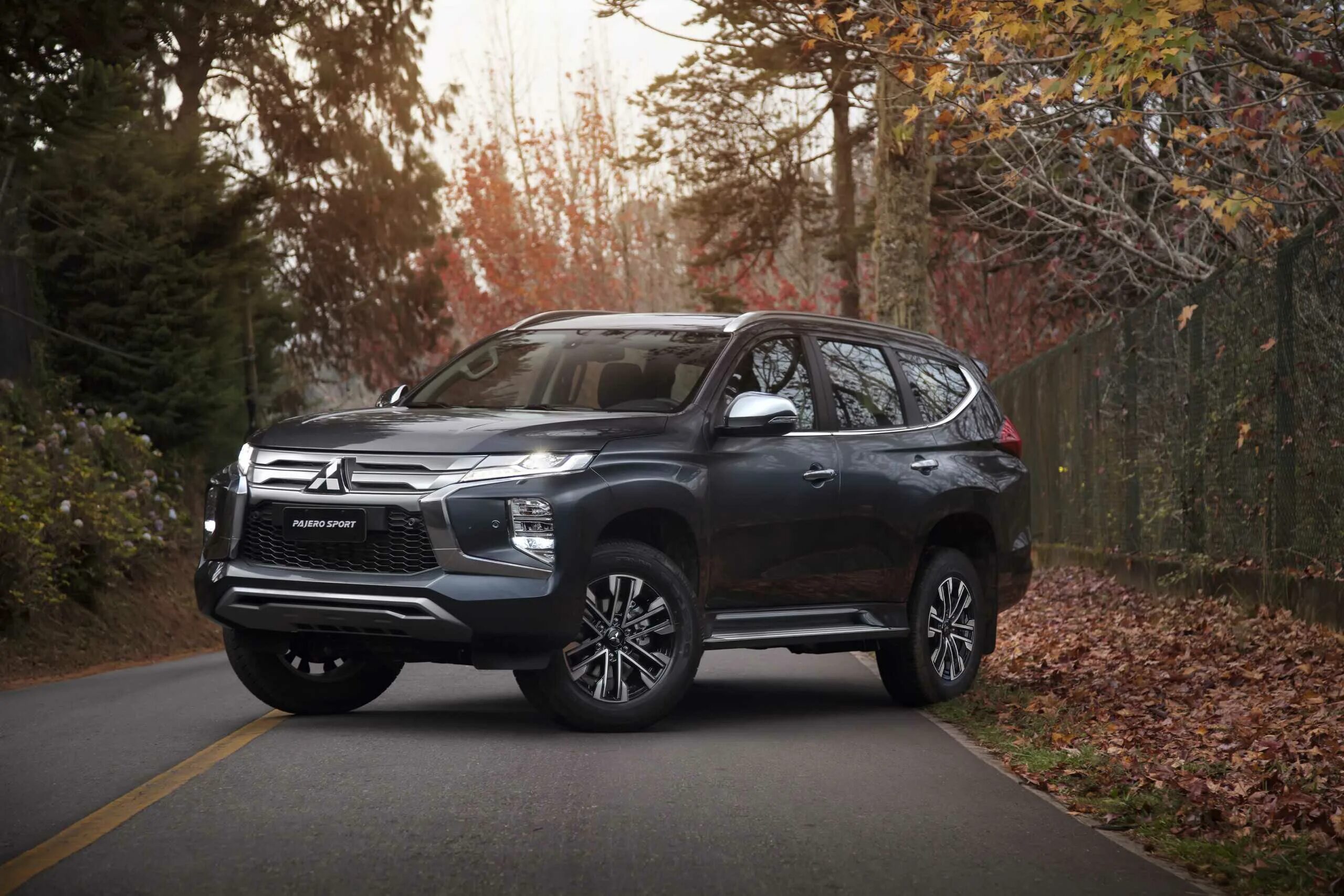 Pajero sport цена. Mitsubishi Pajero Sport 2022. Mitsubishi Pajero Sport 2021. Мицубиси Паджеро спорт 2021. Mitsubishi Pajero Sport 2018.