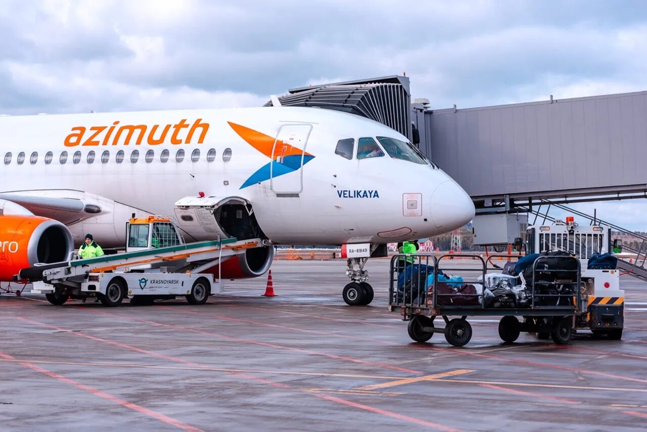 Аэропорт уфа красноярск. Airbus a321 ямал. Челябинск уфа самолет. Билеты красноярск уфа на самолет. Кмв авиакомпания.