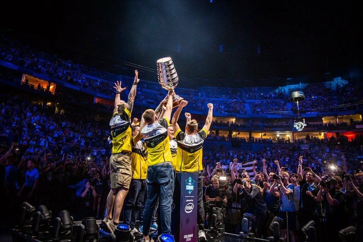 Cs performance. Арена киберспорт\ нави. ESL Cologne Арена. Нави ESL one Cologne 2018. ESL one Cologne 2019 Natus Vincere: the.