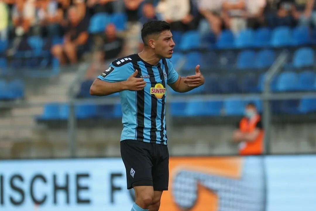 Вальдхоф мюнхен. Джойстик ян хендрик. Вальдхоф мюнхен. Вальдхоф мюнхен. Waldhof mannheim форма 2016.