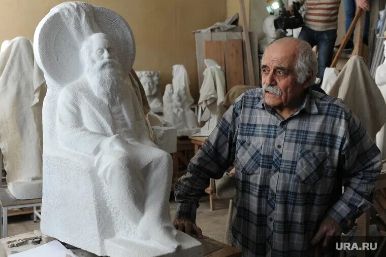 Вардкес авакян. Авакян вардкес айкович скульптор. Вардкес. Давтян вардкес. Авакян вардкес айкович.