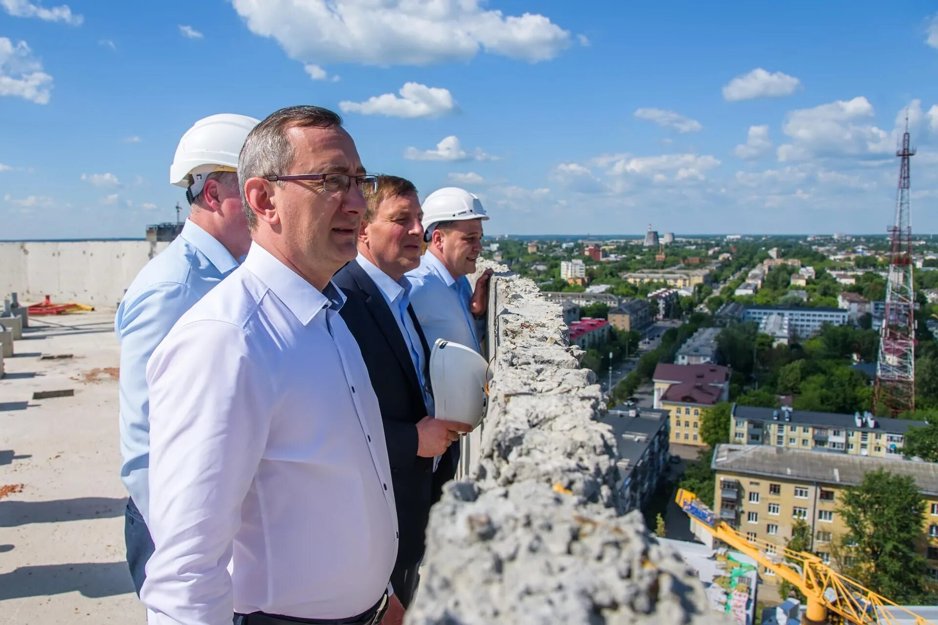 Главные новости калуги и области. Строительство в Калуге. Калуга будущего. Министр строительства Калужской области. Вирков Калуга.