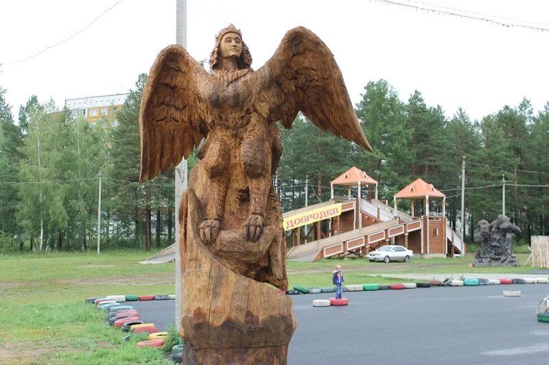 Г саянск. Аллея деревянных скульптур Саянск. Памятники Саянска Иркутская область. Памятники архитектуры Саянска Иркутская область. Достопримечательности города Саянска.