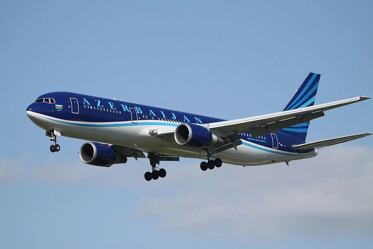 Боинг 787 АЗАЛ. AZAL Azerbaijan Airlines. Боинг 763. Самолет Азербайджан Эйрлайнс.