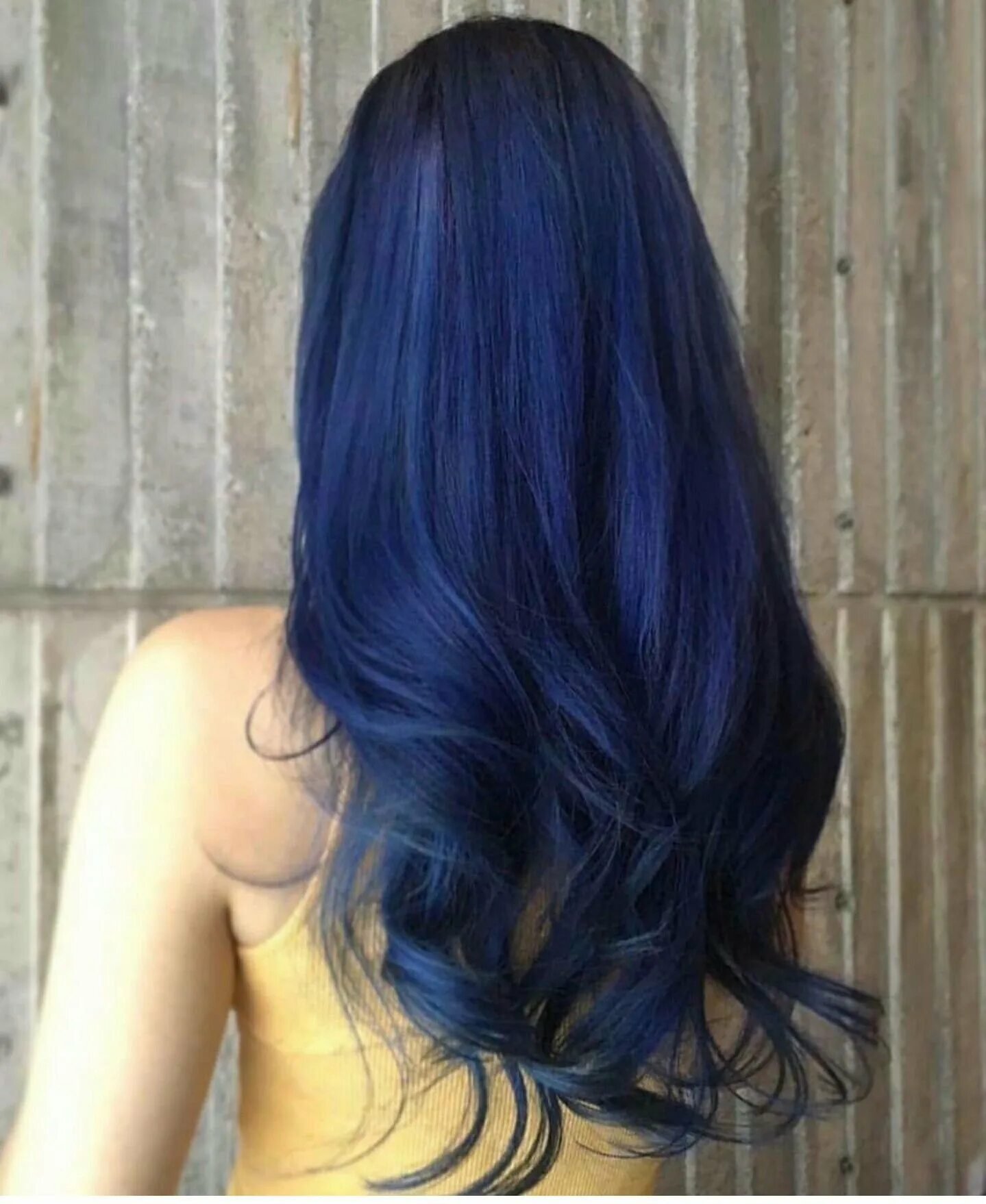 Темно синий цвет волос. Темно синие волосы. Волосы с синим отливом. Чёрные волосы с синим отливом. Синие волосы темные.