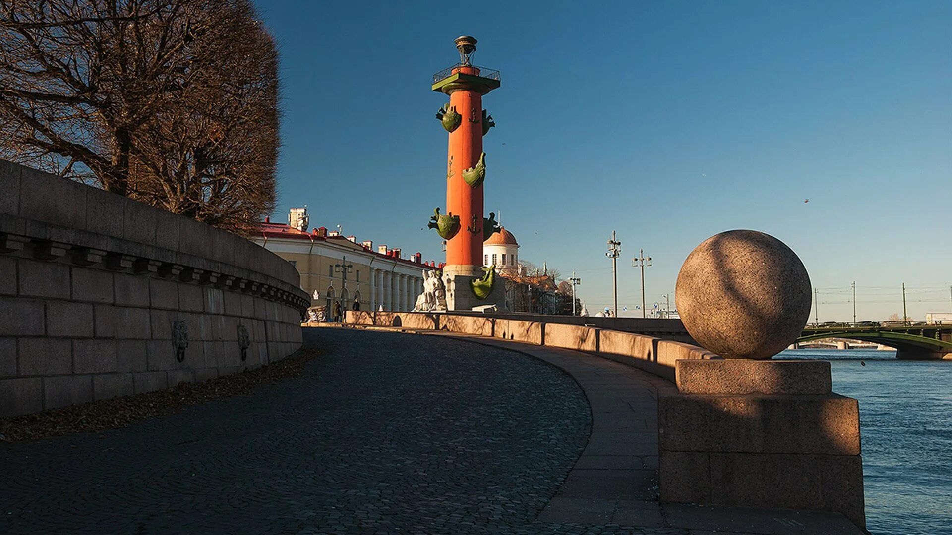 Ростральная колонна на Васильевском острове в Санкт-Петербурге. Стрелка Васильевского острова в Санкт-Петербурге колонны. Стрелка Васильевского острова колонны. Стрелка Васильевского острова набережная. Васильевский остров 31