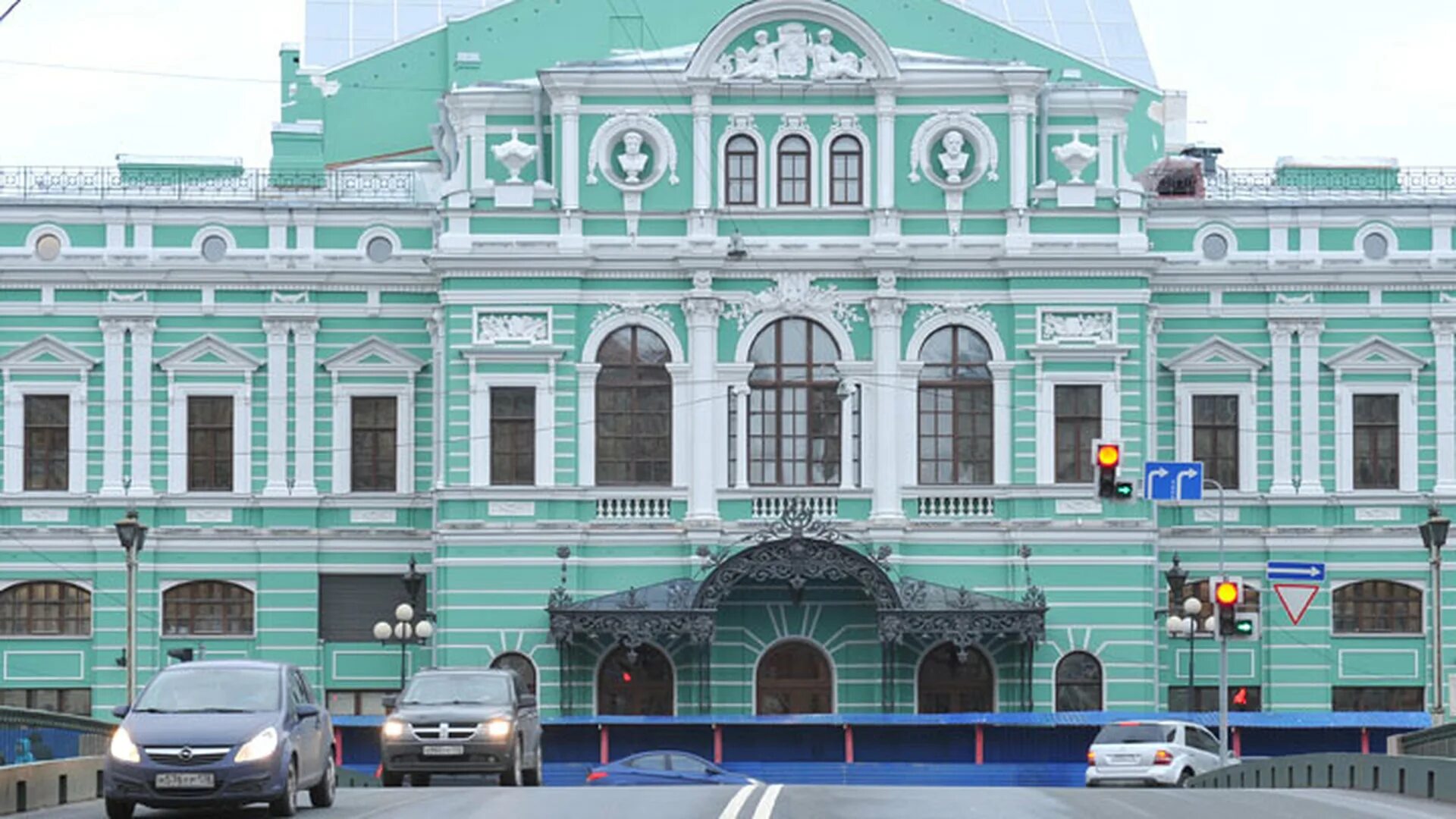 Театр бдт в санкт петербурге афиша. Большой драматический театр имени г. а. товстоногова. суворинский театр санкт-петербург. бдт товстоногова. бдт им. г. а. товстоногова зал.
