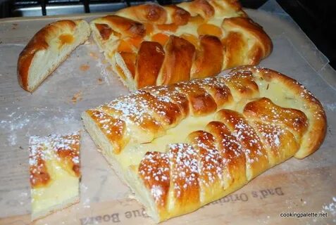 Булочки с курагой из дрожжевого теста