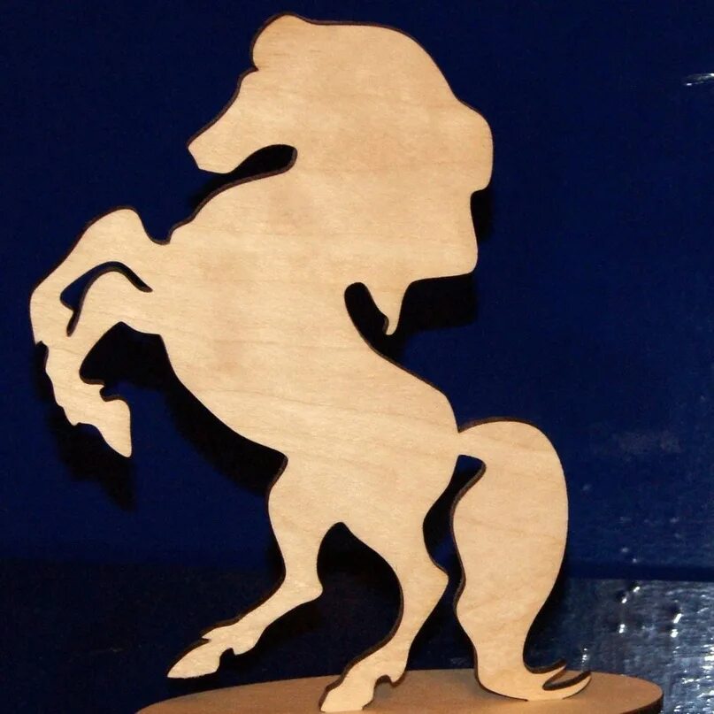 Фигурки для выпиливания. Из чего можно вырезать фигурки. Фигурки для выпиливания. Декор из пенопласта. Вырезанные фигуры из пенопласта.