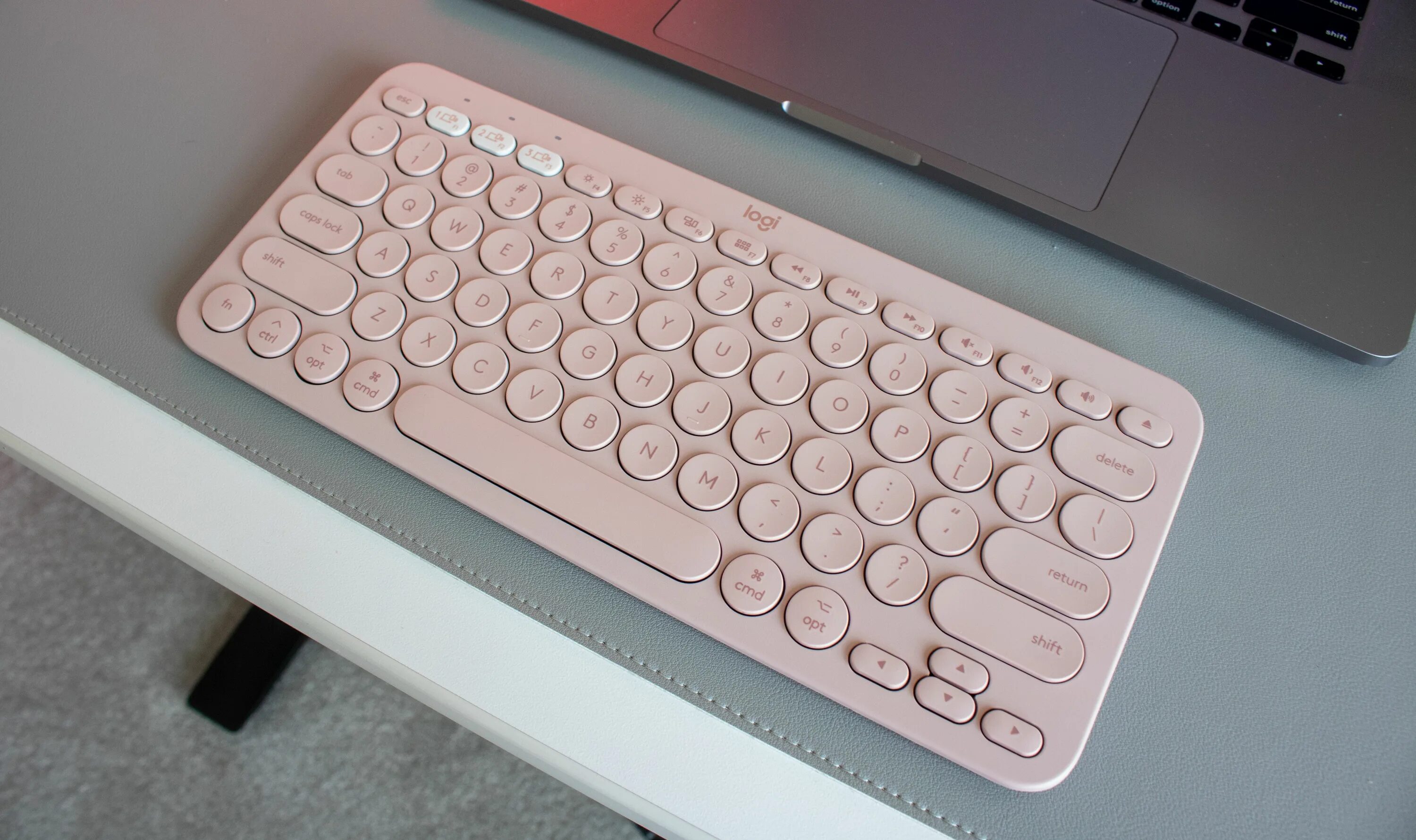 Клавиатура Logitech k380 розовая. Logitech Keyboard k380. Клавиатура беспроводная Logitech k380. Logitech k380 Multi-device White Bluetooth. K380 multi device