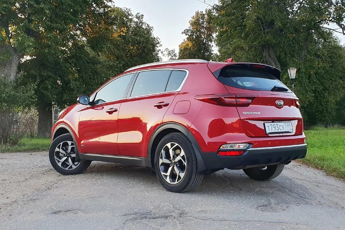 Купить спортейдж беларусь. Kia Sportage 2.0 Luxe. Kia Sportage Luxe SWP. Киа Спортейдж хэтчбек.