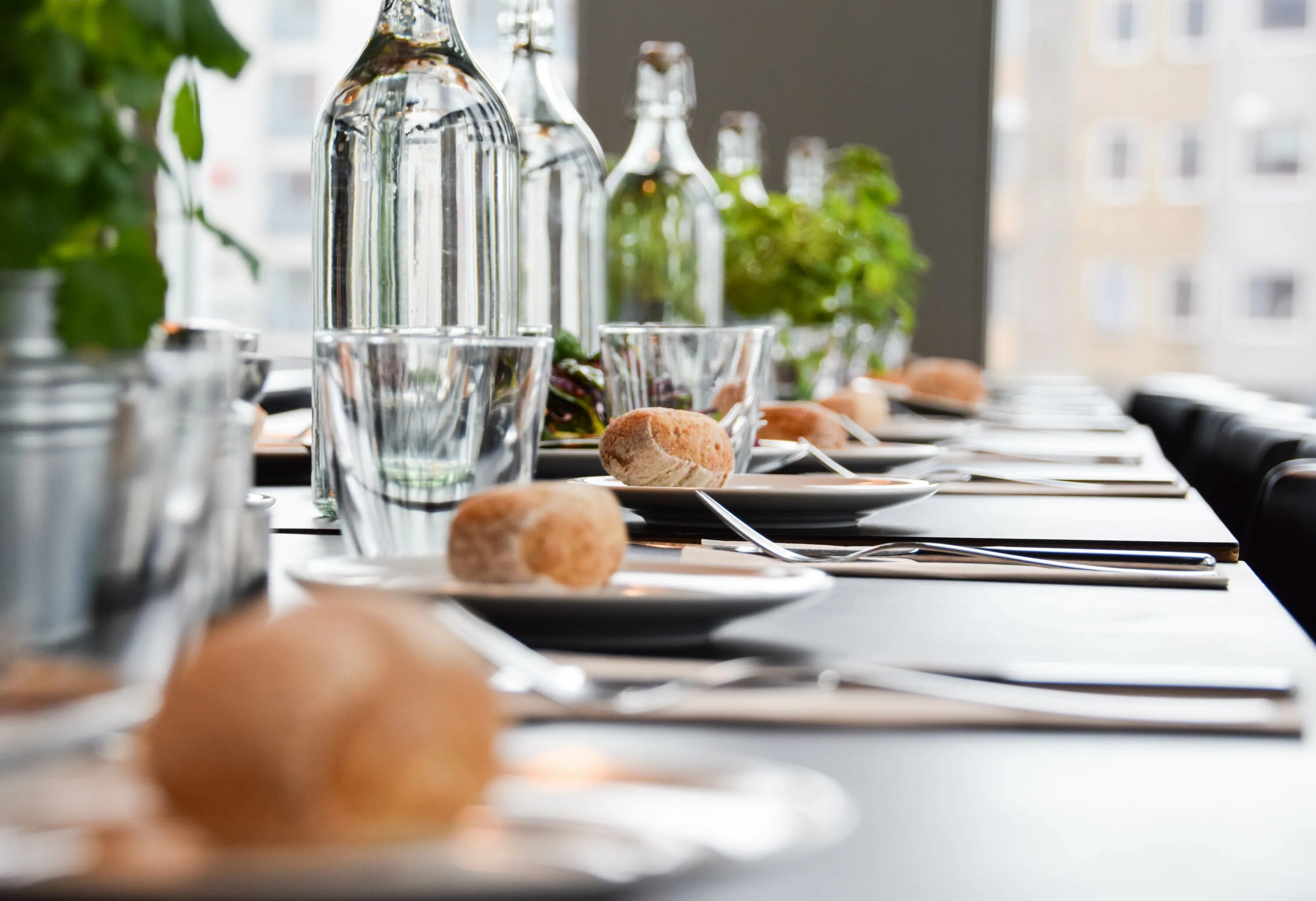 3 the table is in the. Швеция рестораны. in the restaurant заставка. table. ефиду шт еру куыефгкфте.