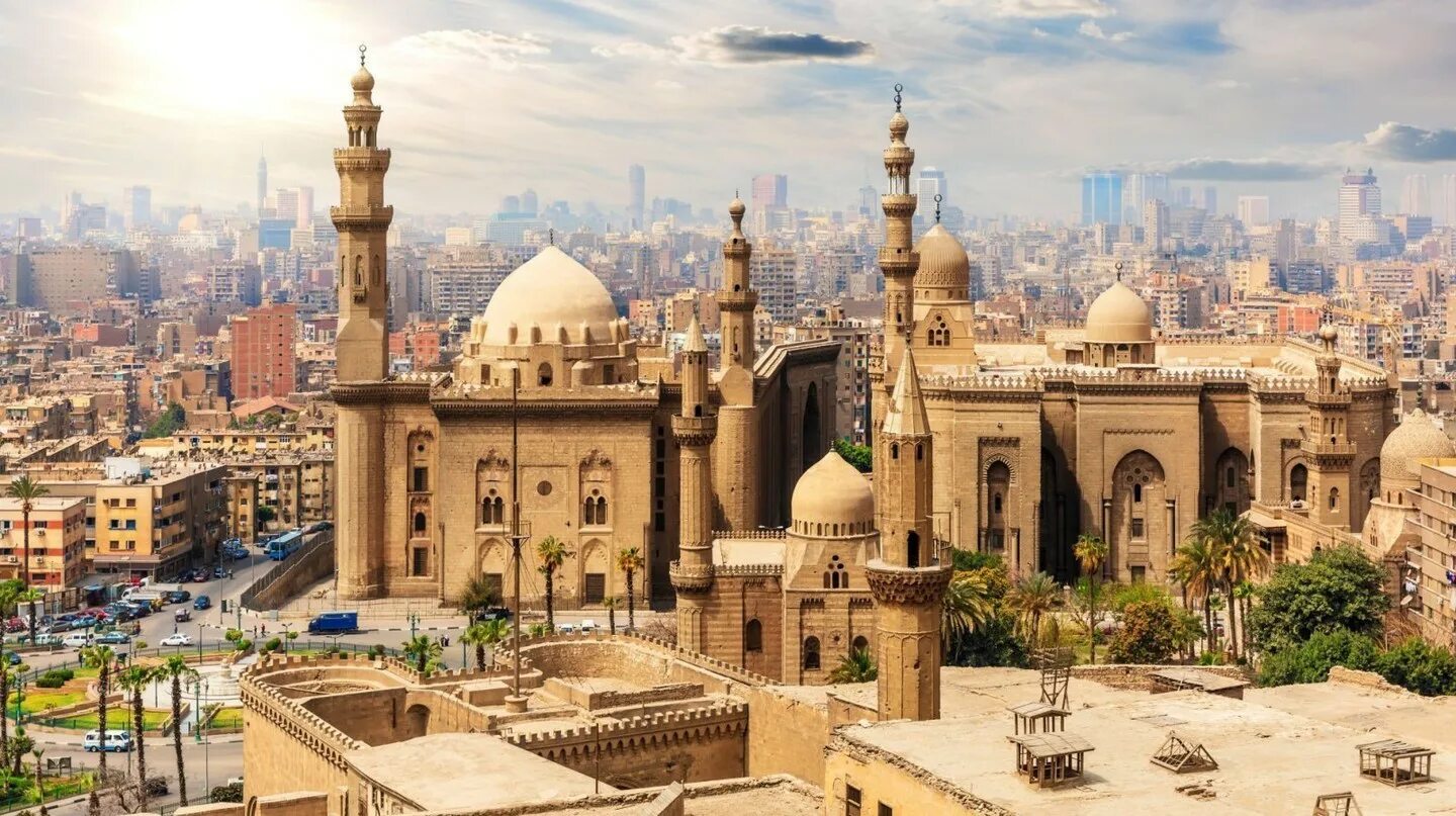 Северный каир. Каир Египет. Мечеть Султана Хасана. Каир центр города. Каир столица какой страны.