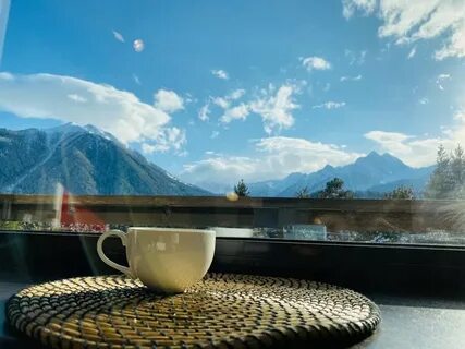 White peak hotel
