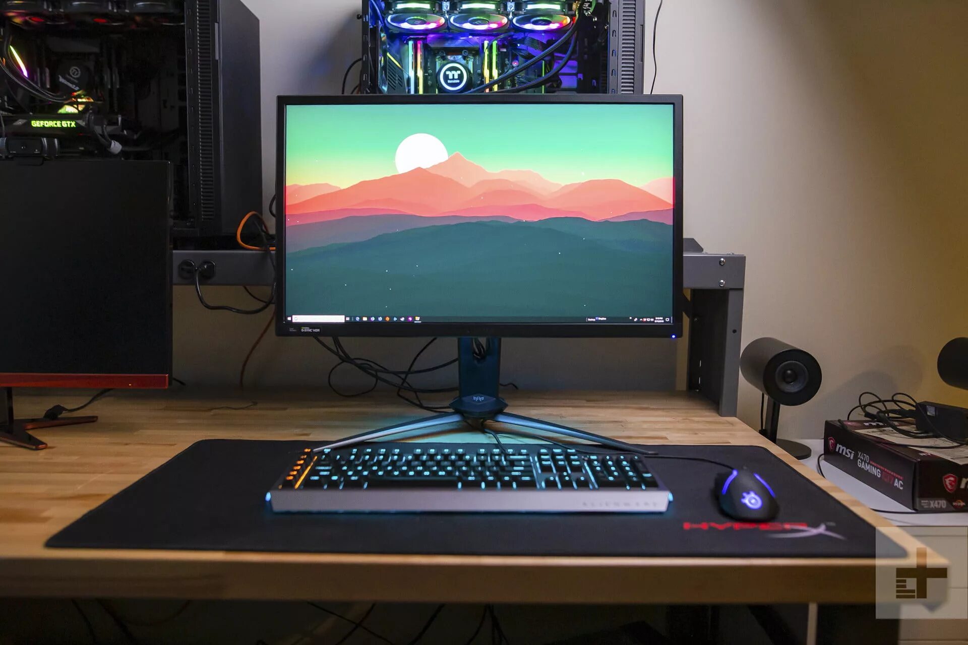 Компьютер определяет монитор. 24 inch pc monitor. монитор 3cm0382lyr. монитор 27 дюйма на столе. игровой пк с монитором.