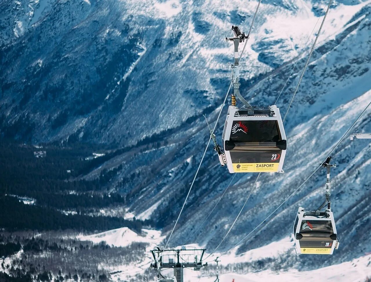 Гора чегет подъемники. Подъемники приэльбрусья. Канатная дорога эльбрус чегет. Терскол приэльбрусье канатная дорога. Канатная дорога азау-эльбрус.
