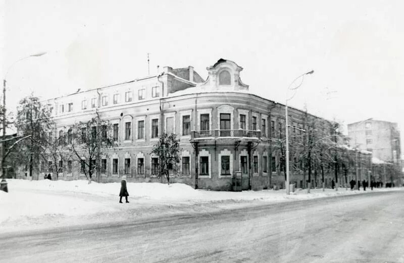 Дата пермь. Пушкинская библиотека пермь. библиотека им. горького пермь в годы войны. губернской земской управы пермь. улица пушкина пермь 19 век.