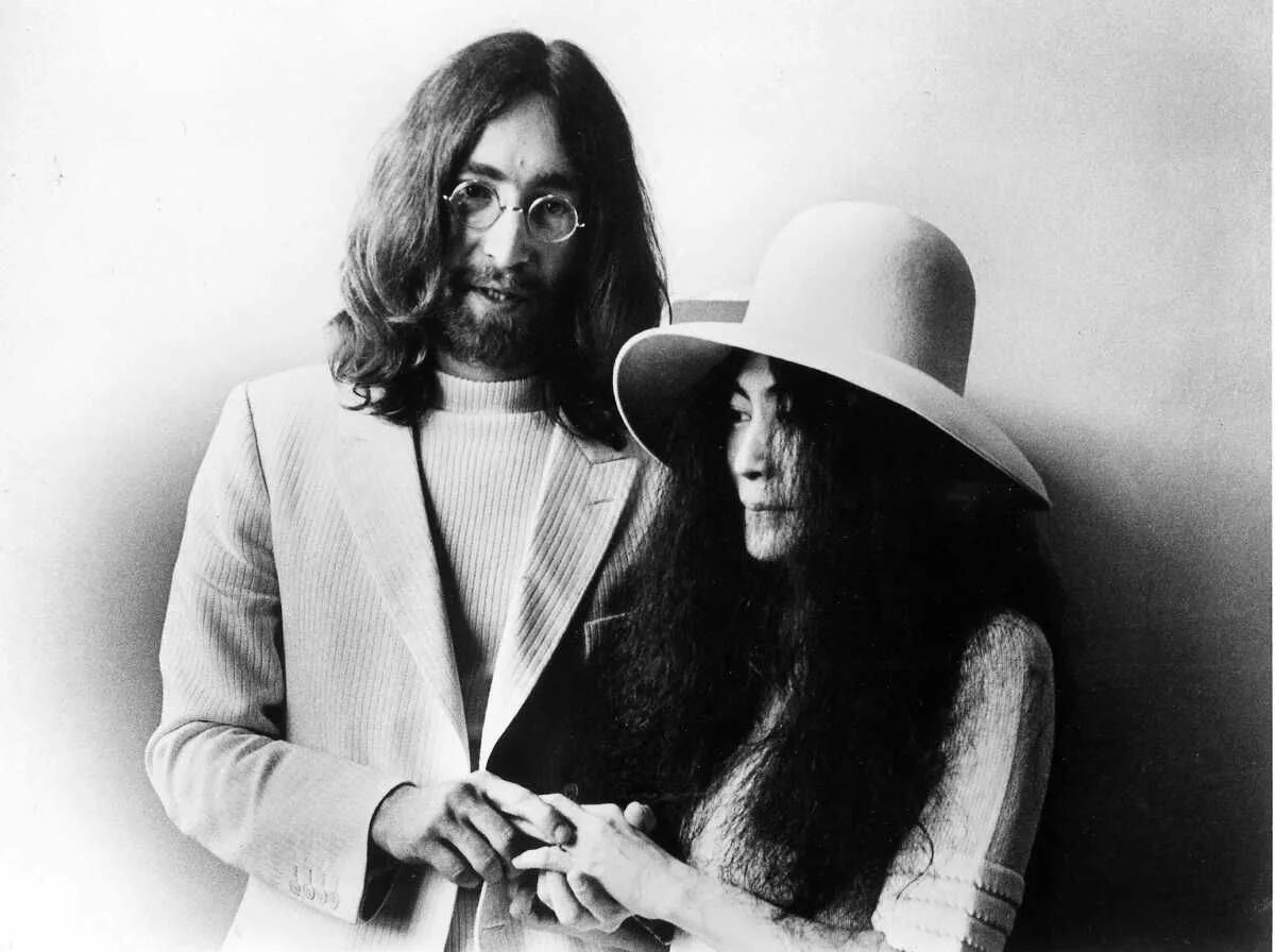 John and yoko. Джон леннон и йоко оно. Yoko ono. Жена джона леннона йоко оно. Ёко оно и джон леннон.