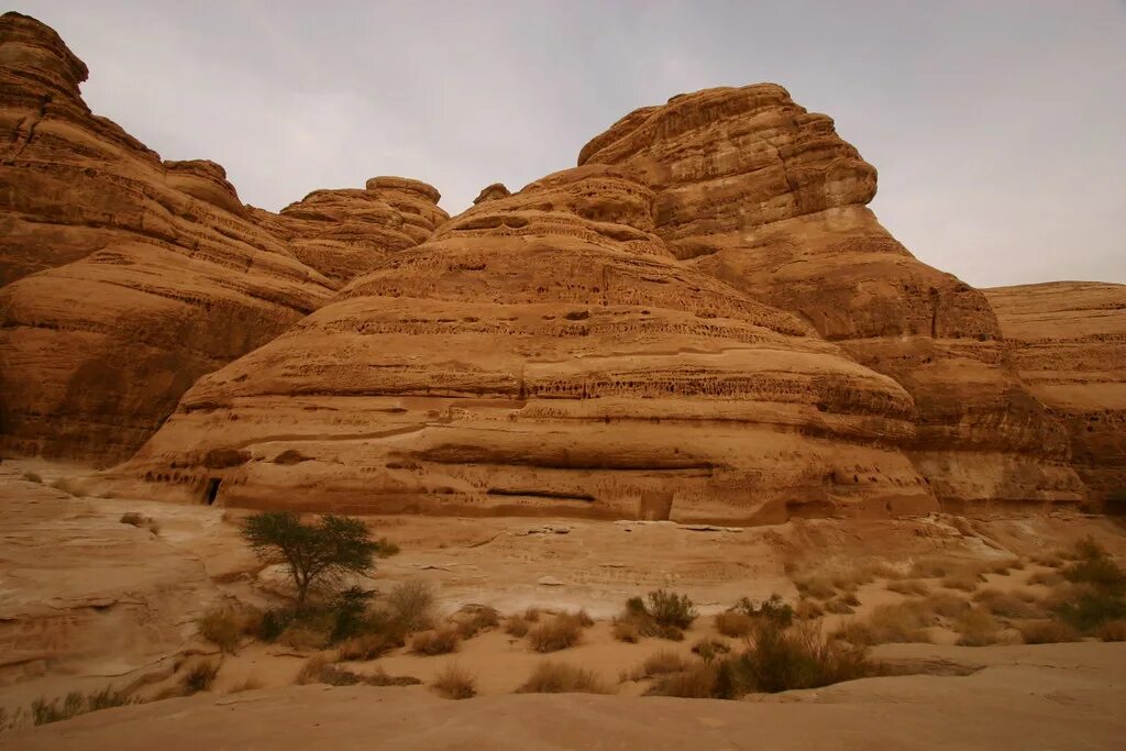 Саудовская Аравия горы Хиджаз. Национальный парк асир Саудовская Аравия. Саудовская Аравия Песочная гора. Монаднок гора Саудовской Аравии. Горы саудовской аравии