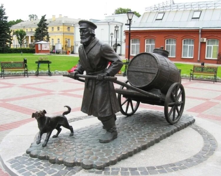 Памятник водовозу Шпалерная. Памятник водовозу СПБ. Памятник водовозу в Кронштадте. Памятник золотарям Питер. Веселый водовоз санкт петербург