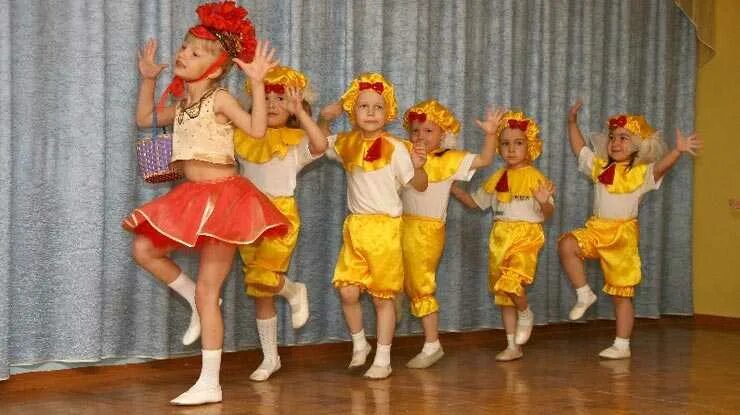 Танец маленьких утят. Танец маленьких утят. Танец маленьких утят. Костюм маленьких утят. Костюм для танца маленьких утят.