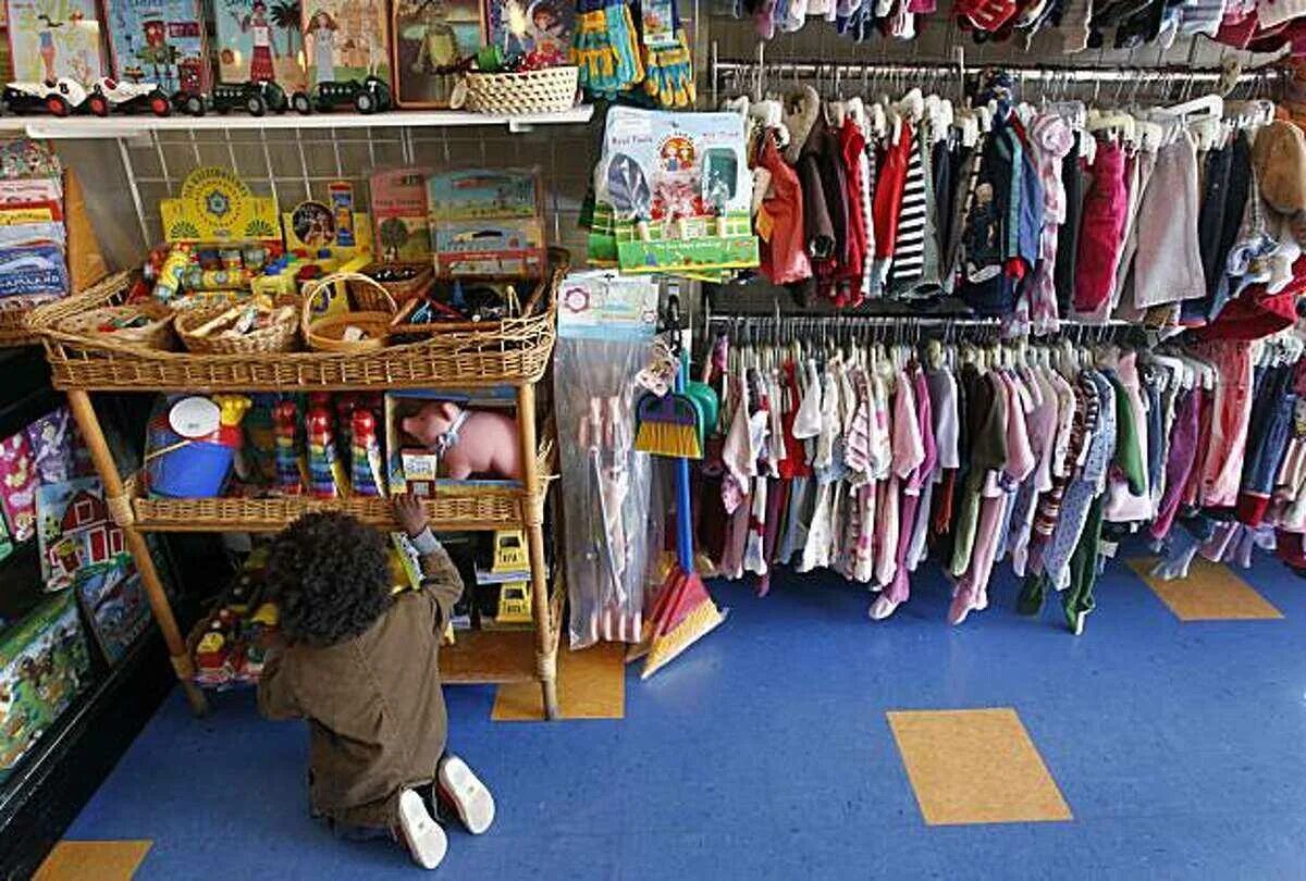 Открыть комиссионный. Детские товары комиссионный магазин. Детский магазин одежды комиссионный. Детский комиссионный магазин. Комиссионный магазин брендовых вещей.