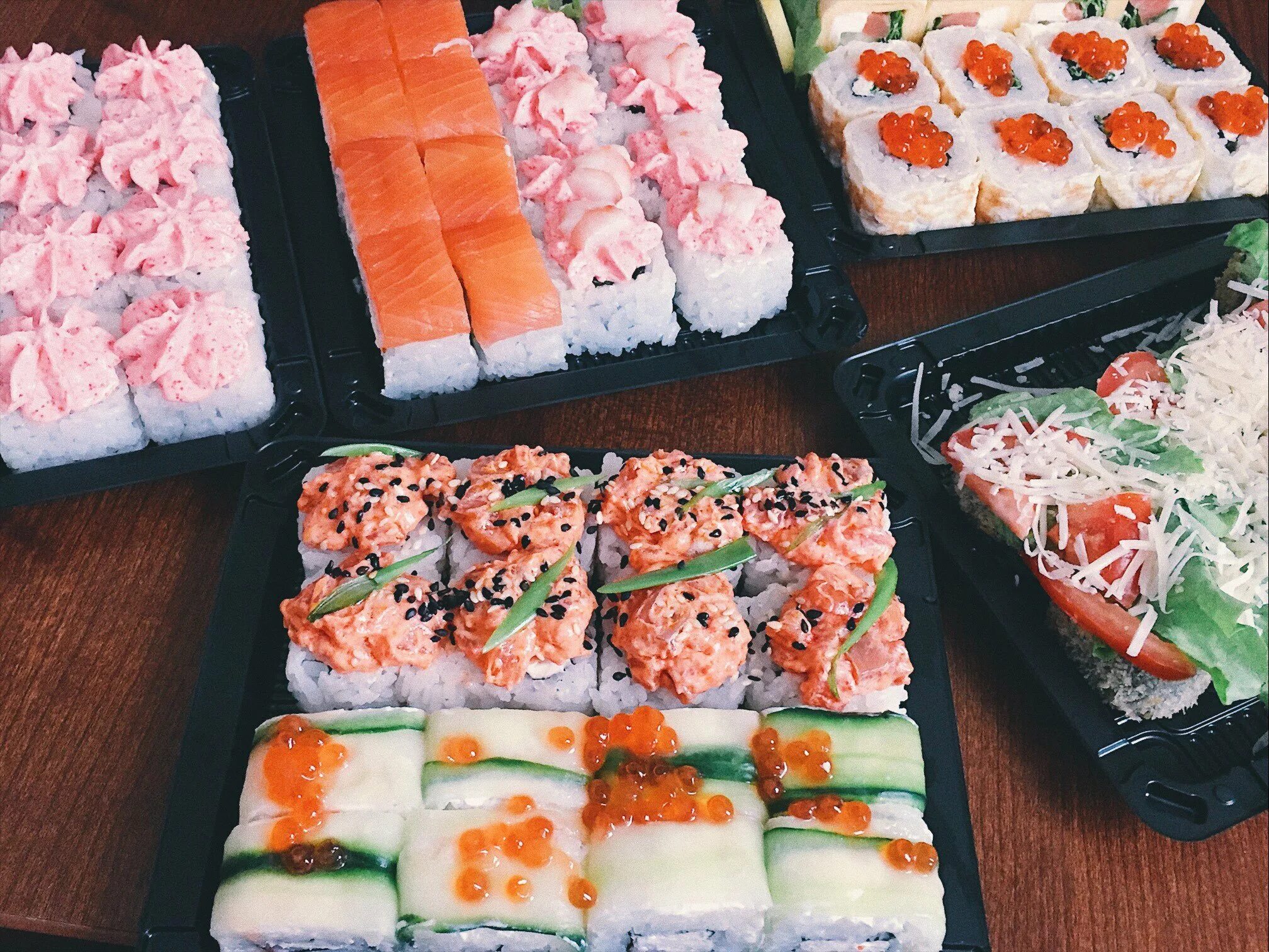 Заказать суши на дом дешево