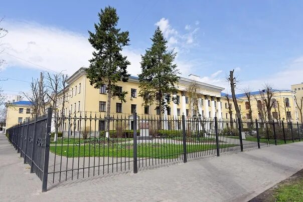 Ул студенческая 10 в саранске. Бурденко воронеж. Саранск ул студенческая 6а. Студенческая 10 воронеж. Студенческая 10 12.