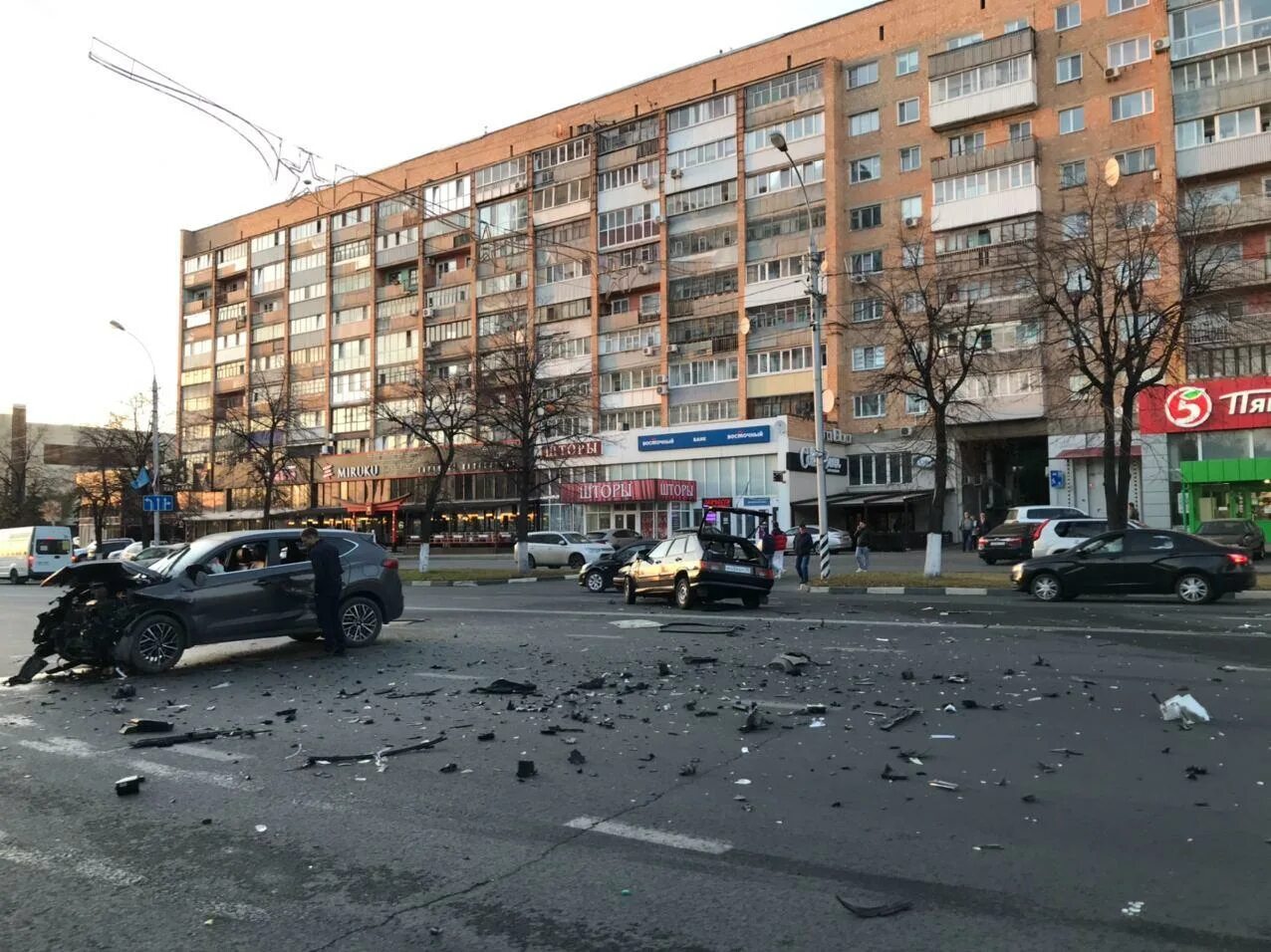 Рынок 9 микрорайона липецк. Морской ресторан на арбате. Магазин 7 морей луганск. Семь морей луганск. Семь морей луганск.