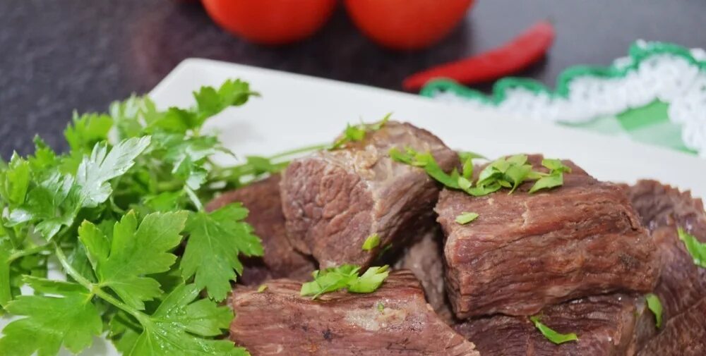 нежная говядина рецепт. говяжья солонина с капустой. нежная говядина рецепт. нежная говядина рецепт. мясо в духовке в фольге говядина.