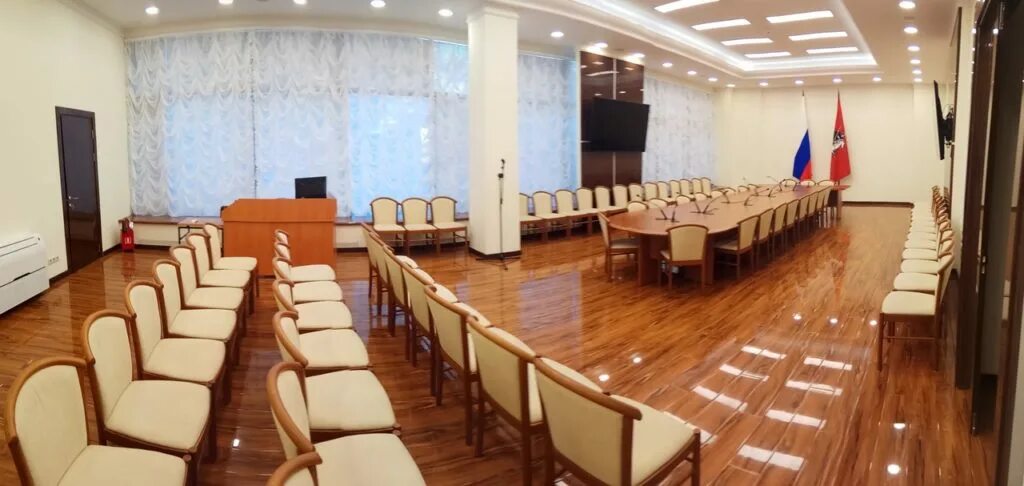 Колонный белый зал мэрии москвы. Зал мэрии. Белый зал мэрии москвы. Зал мэрии. Большой зал мэрии новосибирска.