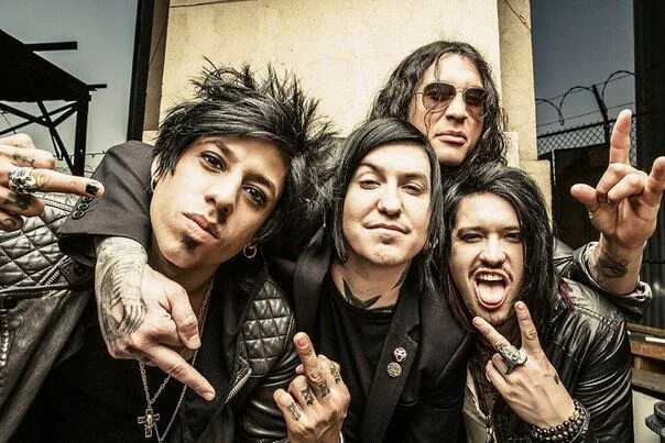 Escape the fate перевод. Группа Escape the Fate. Escape the Fate 2021. Escape the Fate 2010. Escape the Fate участники.