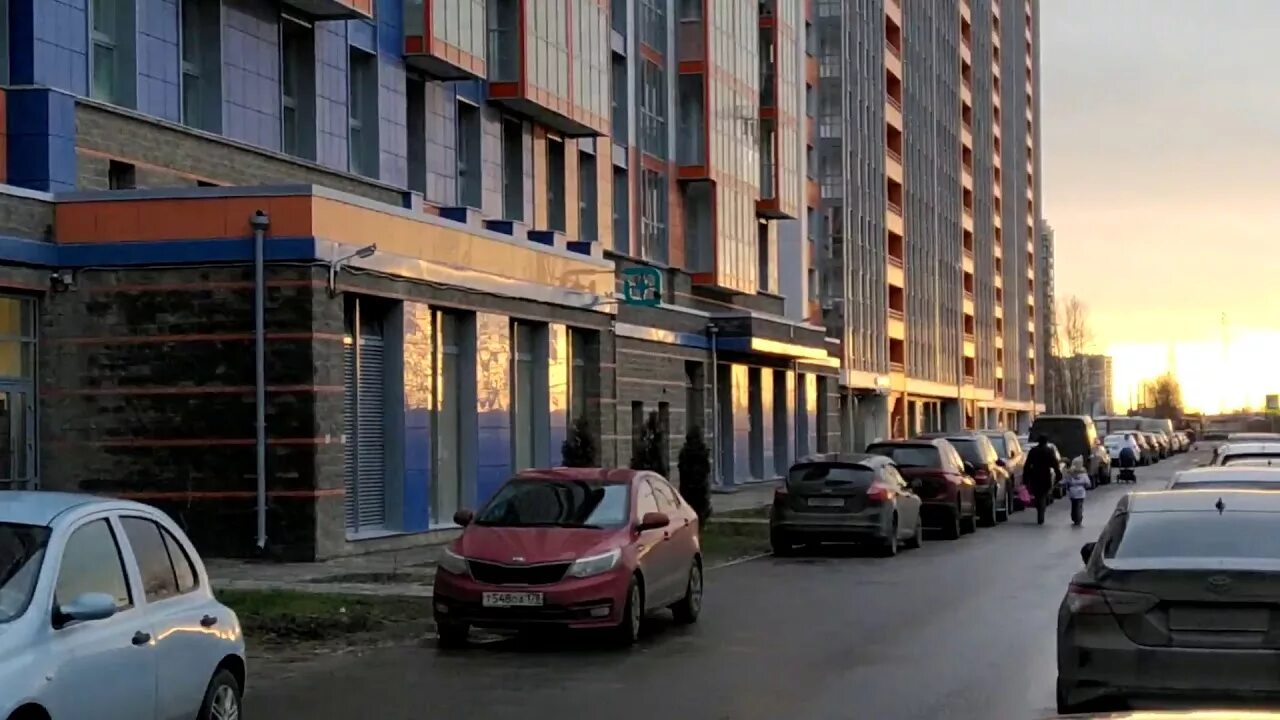 Жк сириус екатеринбург. Среднерогатская 10. Жилой комплекс сириус сочи. Среднерогатская 10 к1. Среднерогатская улица, 10к1.