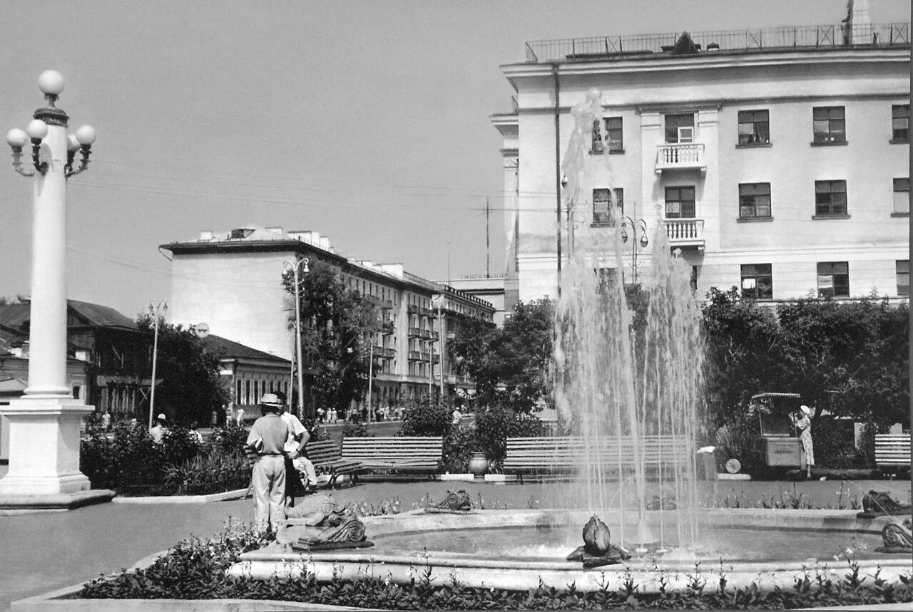 Уфа советское время. Черниковка Уфа 80 е. Уфа кинотеатр Родина 1960. Горсовет Уфа 1960. Уфа Советская площадь 1990.