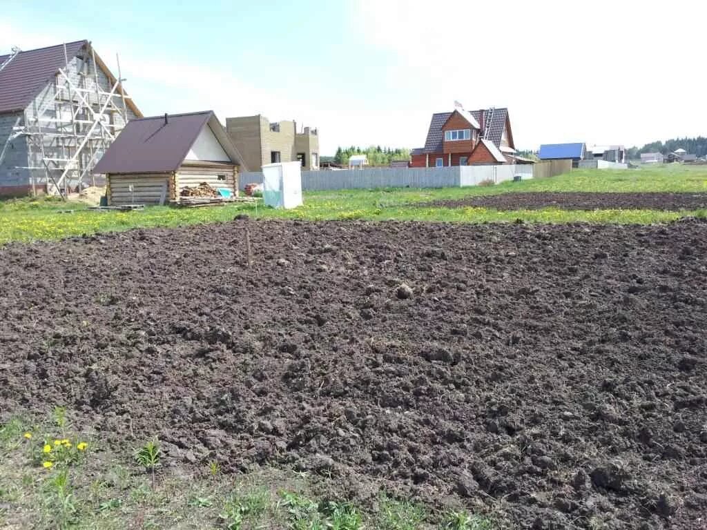 Земельный участок. Участок под застройку. Земля в сельской местности. Земельный участок картинка. Строительство домов на участке лпх