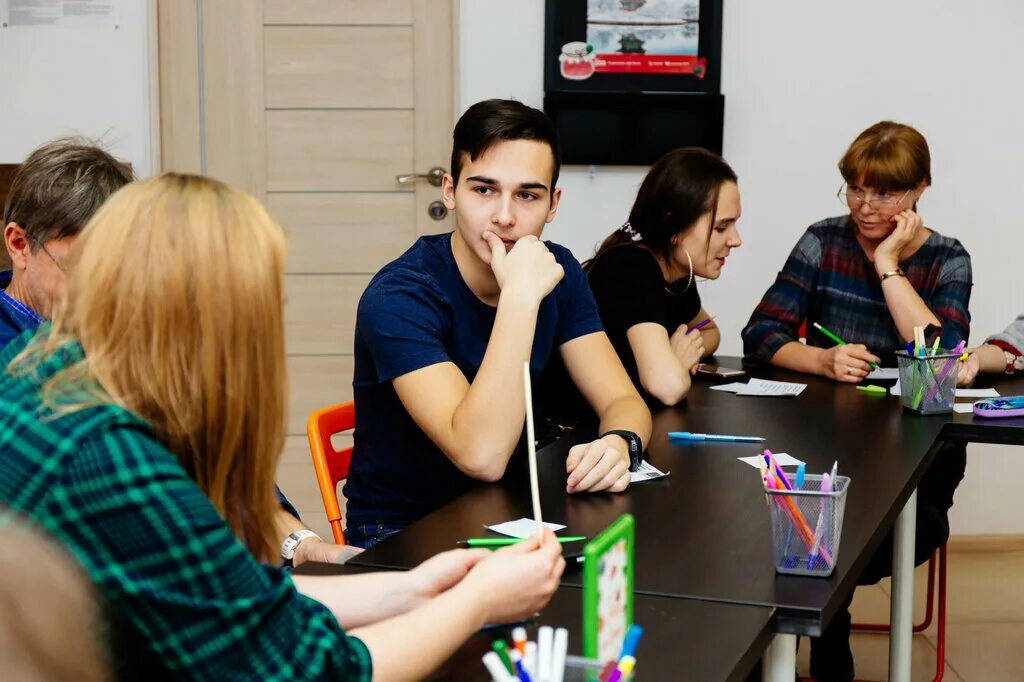 английская школа в москве. языковая школа. школа easy. школа английского языка в москве. изи скул иркутск.