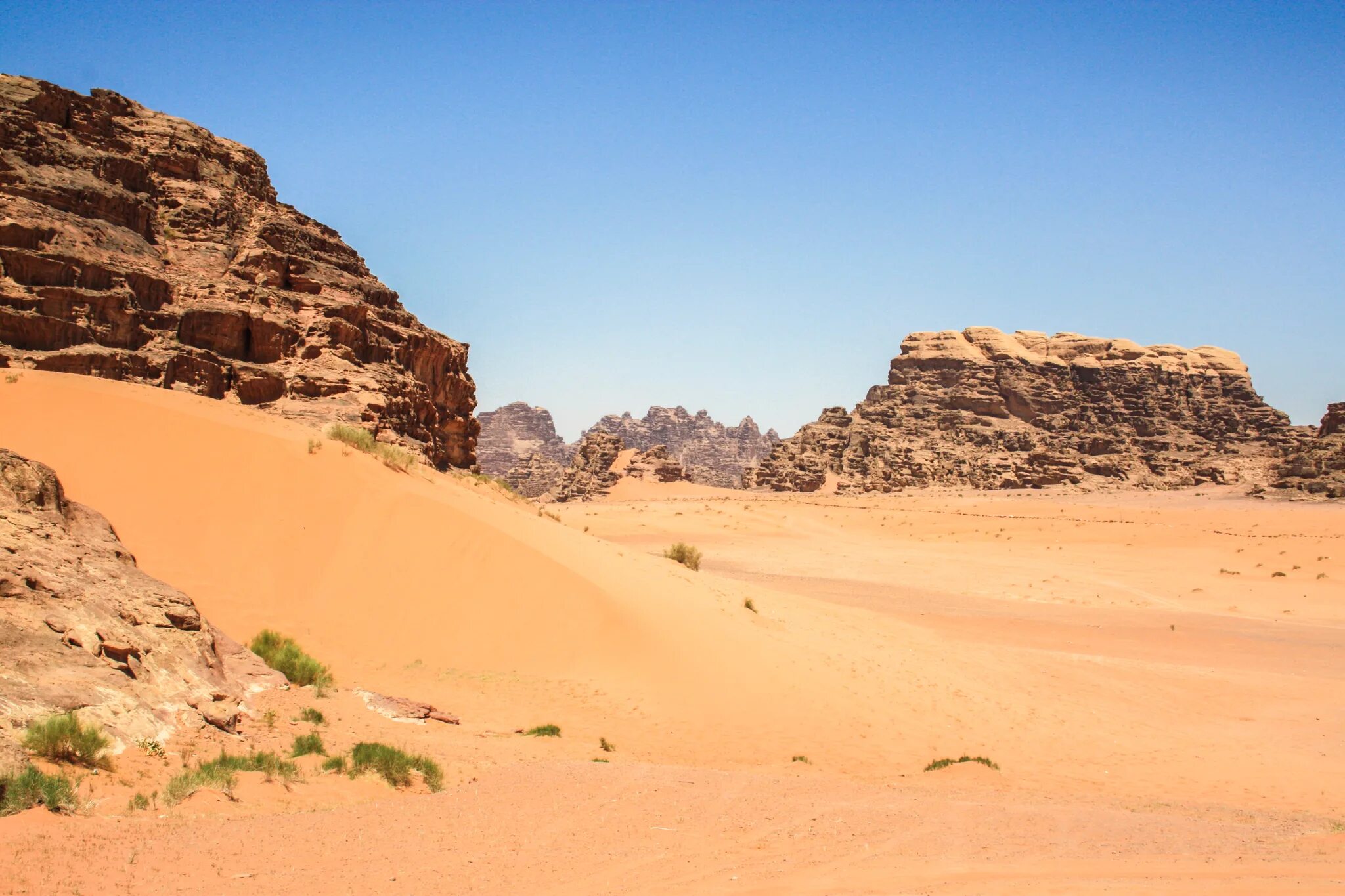 Октава город. Wadi rum. Malaga Desert.