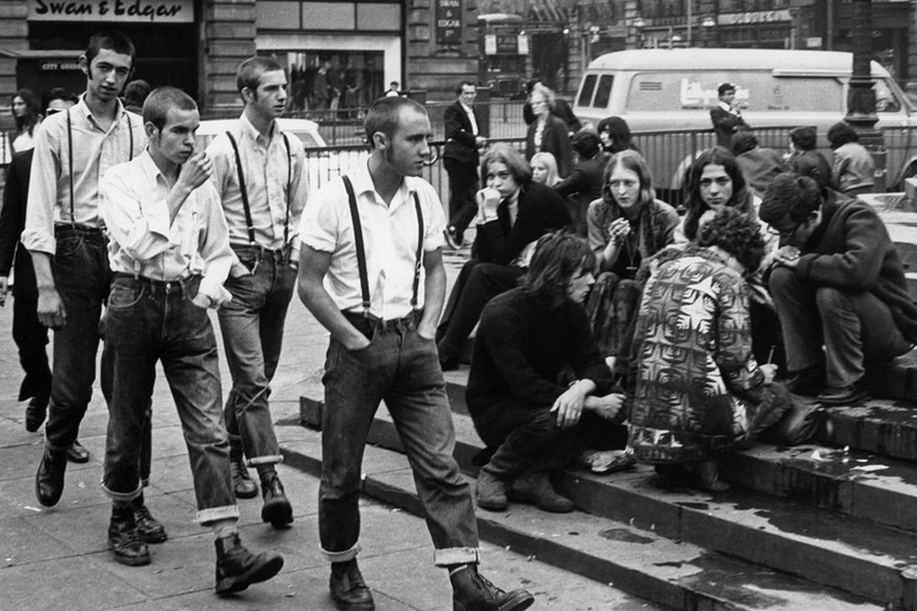 Лучшие скинхеды. Skinheads 1969. Скинхеды Англии 70х. Скинхеды 60-х Англия. Скинхеды в Англии 1960.