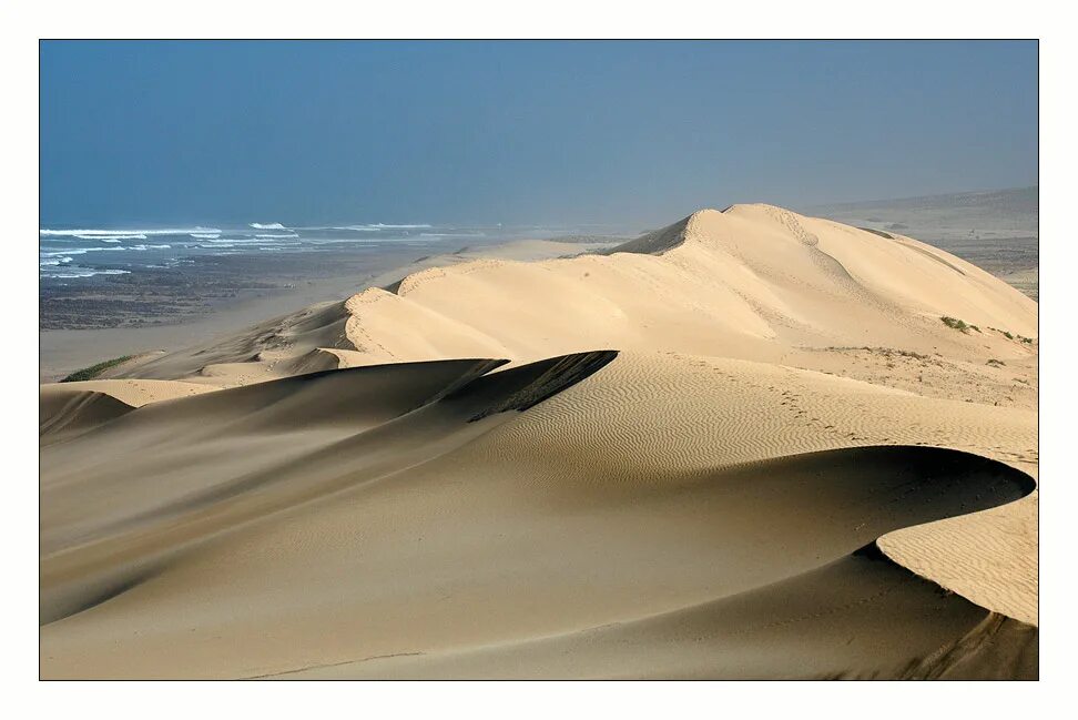 Наибольшая пустыня в мире. Дюны эоловые формы рельефа. Параболические дюны. Аккумулятивные эоловые формы рельефа. Песчано-эоловая пустыня Сахары.
