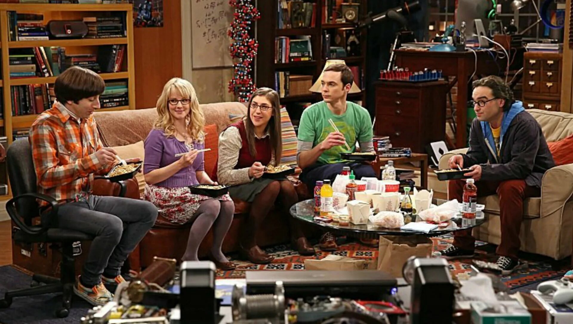 Тбв 9 сезон. Астрофизик теория большого взрыва сериал. Теория большого взрыва 4к. Шерил хайнс теория большого взрыва. Теория большого взрыва 2007.