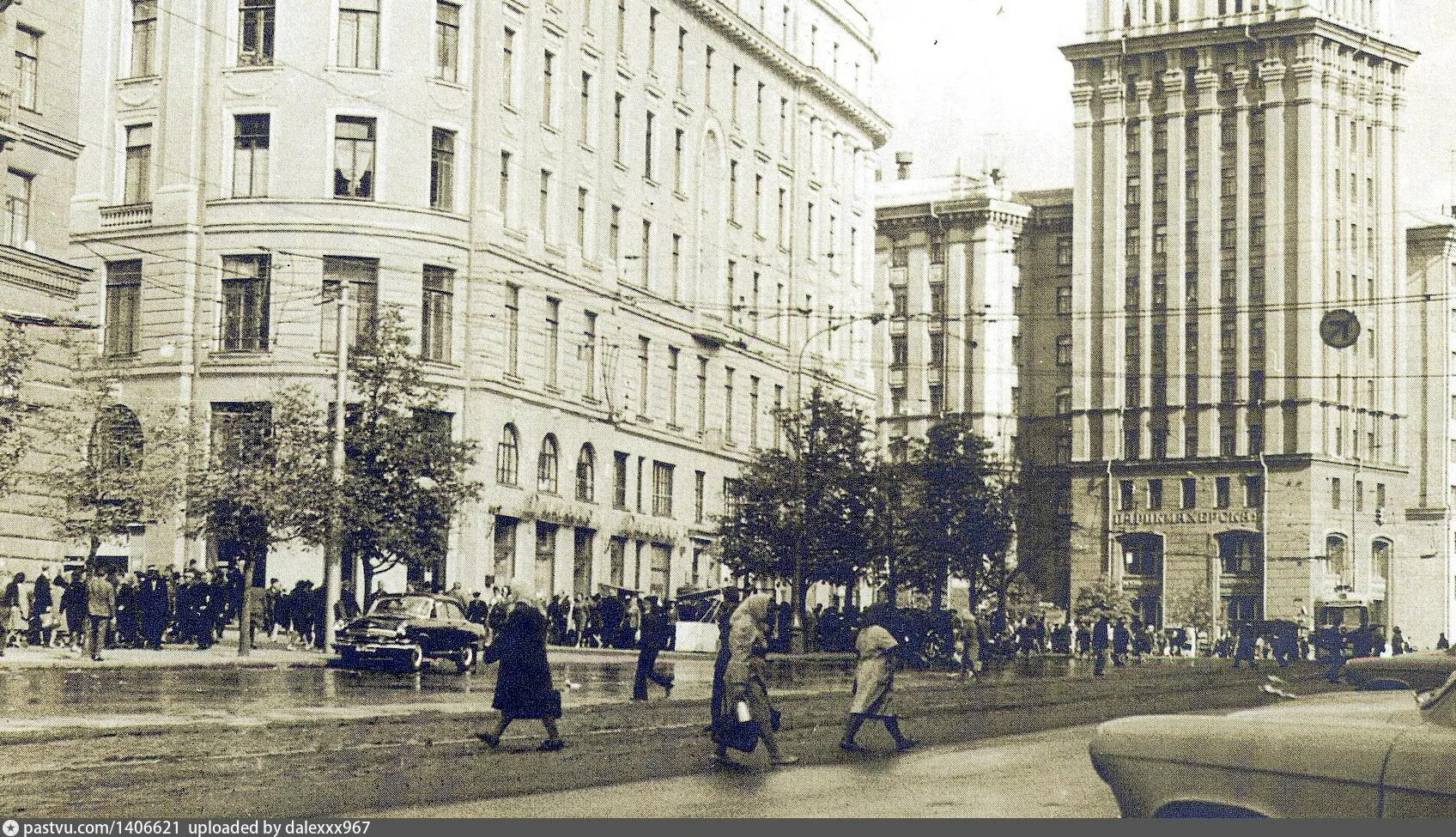 Площади розы люксембург. Площадь розы Люксембург Харьков. Дворец труда Харьков. Харьков 1956. Площадь Тевелева в Харькове.
