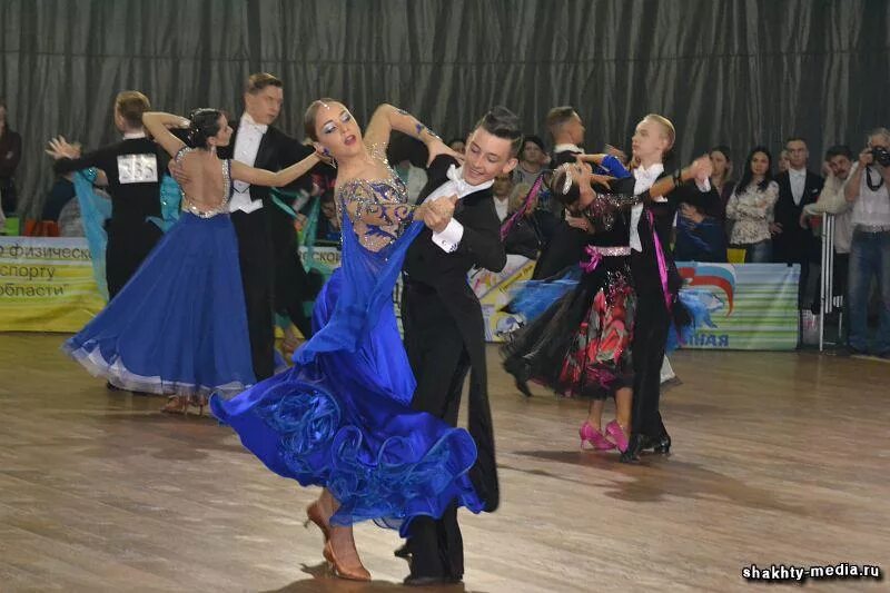 софия касаткина бальные танцы. спортивно-бальные танцы волгоград для детей. кубок па+па шахты. чемпионат мира по танцевальному спорту 2018. карнавал танцы волгоград.