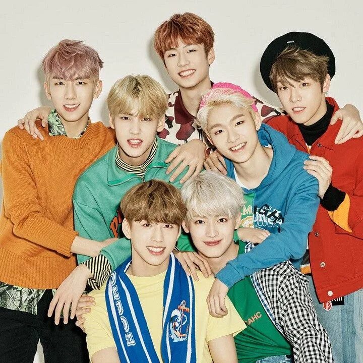 Сколько лет кей поп. Myteen корейская группа. еру ищныя группа кпоп. поп. корейские кей поп группы.